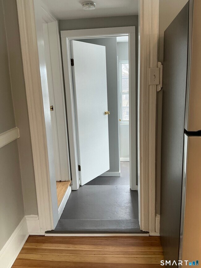 Building Photo - 160 S Main St