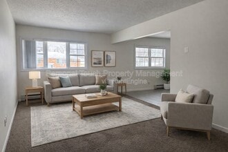 Building Photo - 912-18 1/2 18 1/2 St S