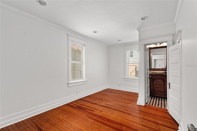 Building Photo - 528 6th St N
