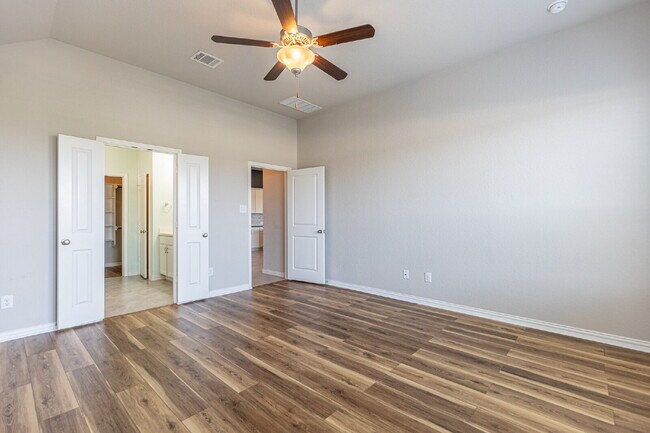 Building Photo - 2034 Carter Ln