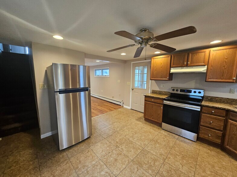 Building Photo - 122 Lackawanna Ave