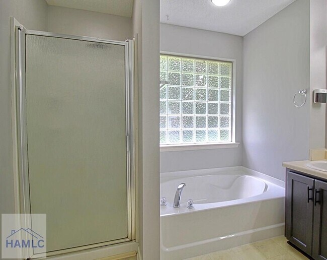 Building Photo - 173 Arlen Dr