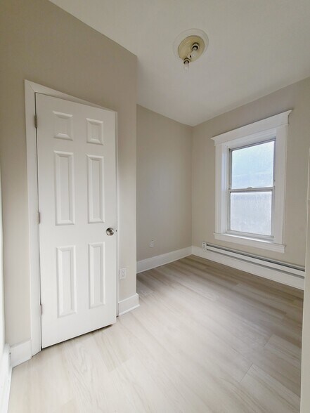 86 Bostwick Ave 3L - 95 Bostwick Ave