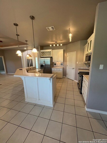 Building Photo - 1835 White Tail Ln