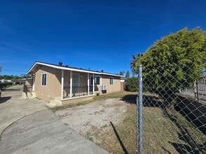 Building Photo - 3 Bed Home + Studio with Large Yard & Ample Parking Near Downtown Vista