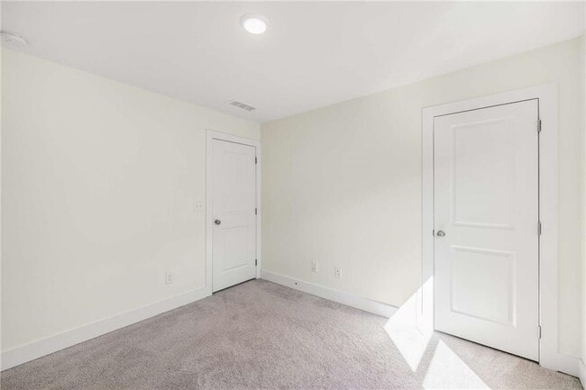 Building Photo - 7673 Squire Ct