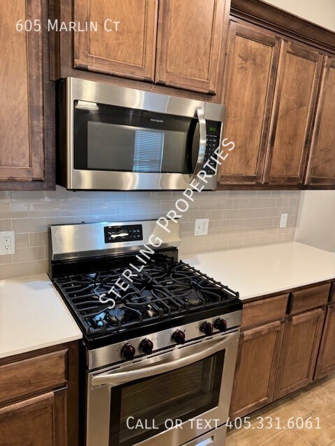 Building Photo - 605 Marlin Ct