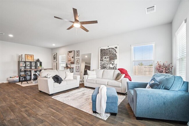 Building Photo - 5525 Sacra Cv