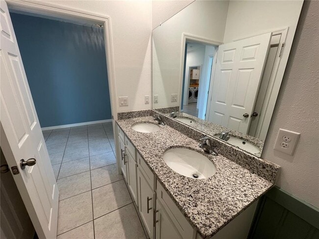 Building Photo - 689 Crown Rose Dr