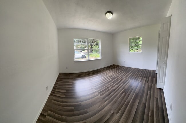 2nd bedroom with closet - 112 Big Apple Rd