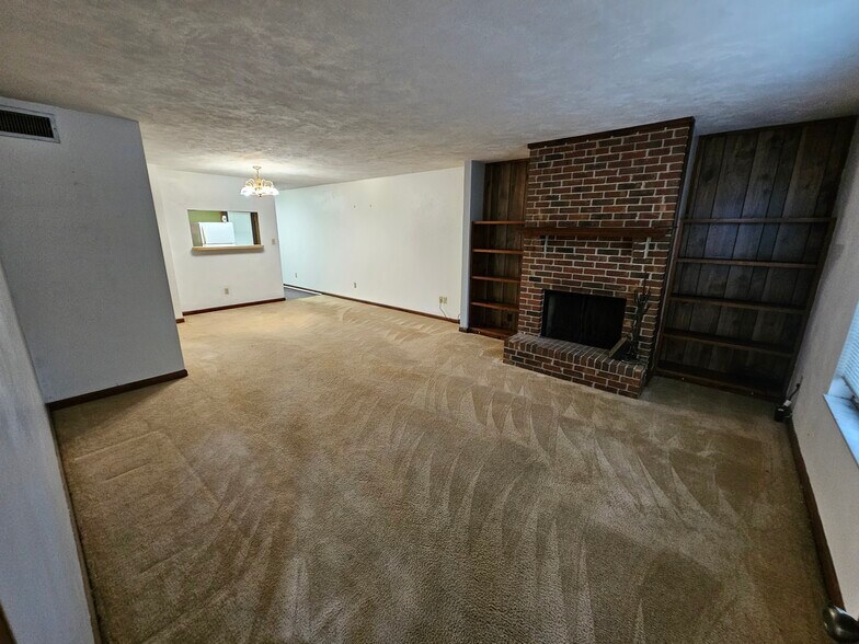 Building Photo - 324 Teal Ln