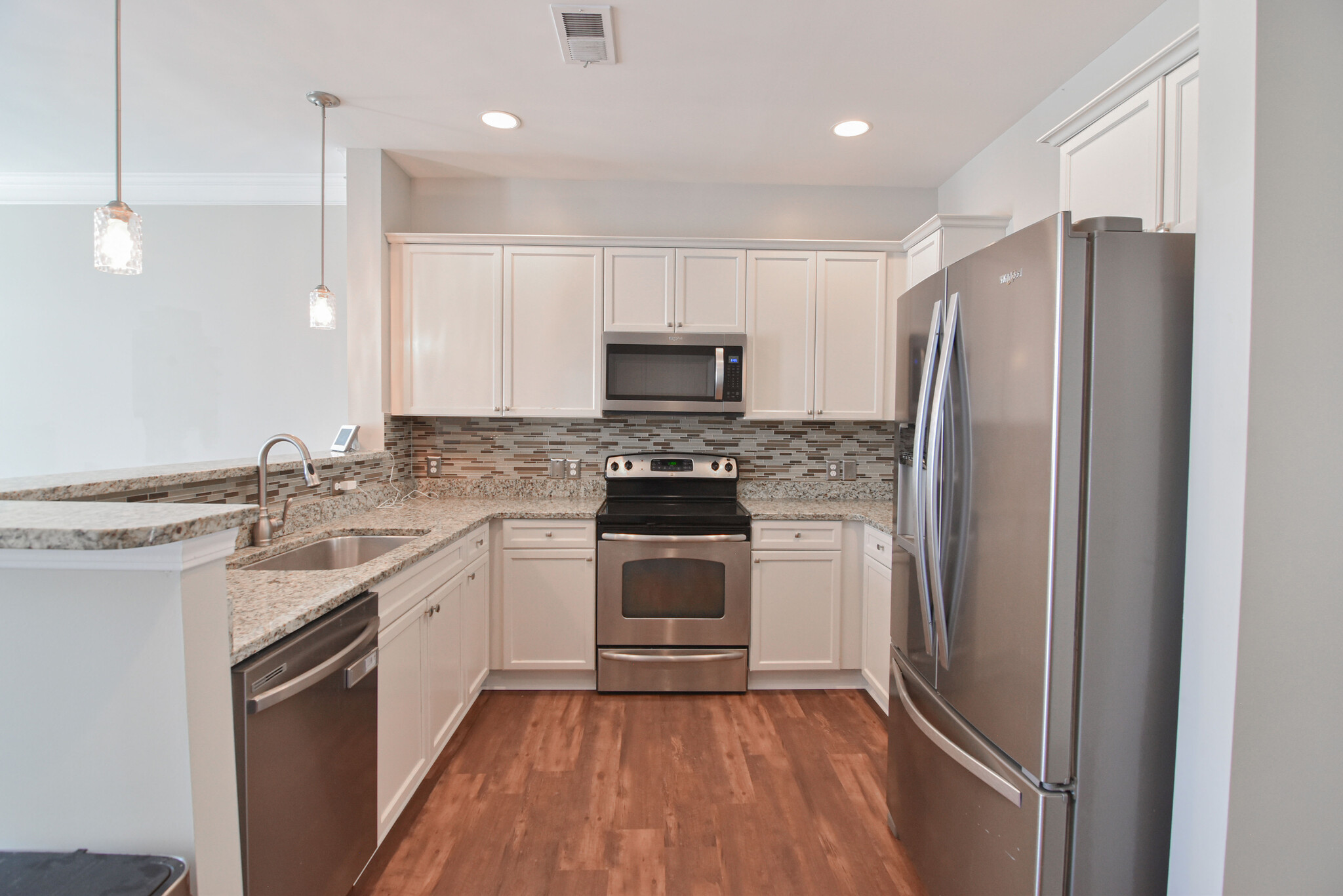 Building Photo - 2913 White Willow Rd