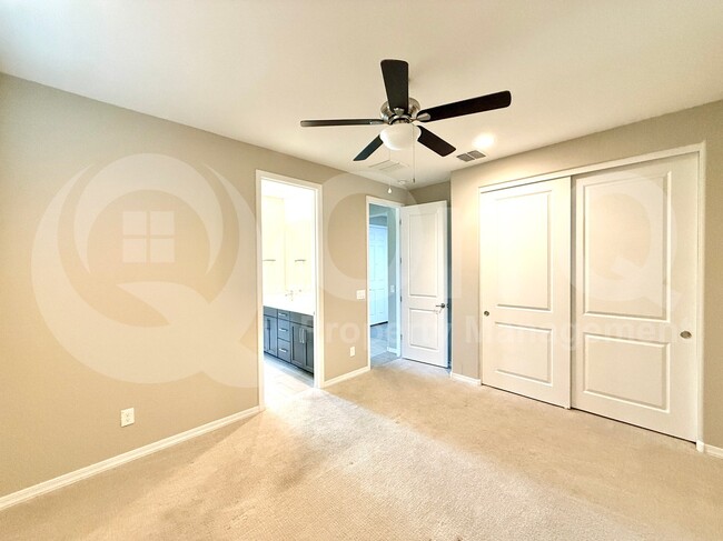 Building Photo - 5542 N 107th Ln