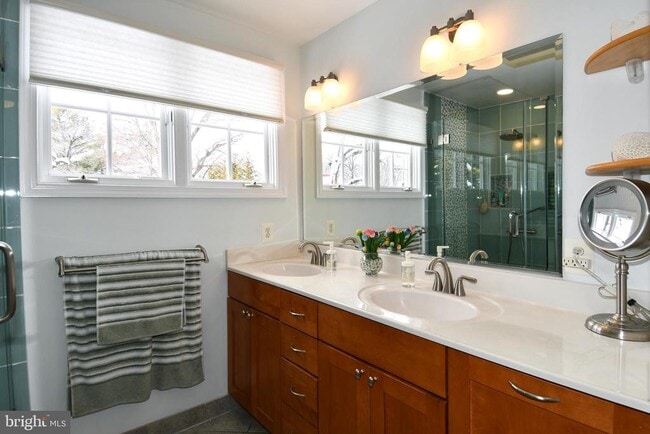 Building Photo - 854 N Liberty St