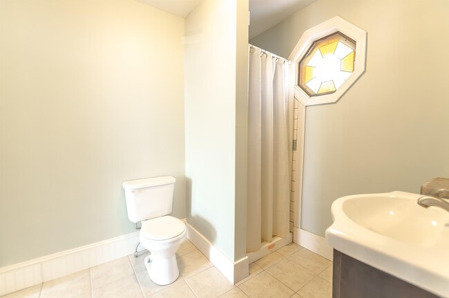 Building Photo - 204 Alsace St