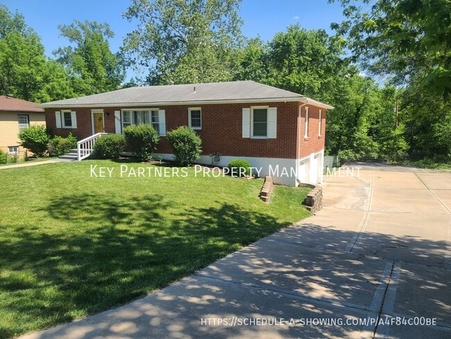 Building Photo - 6703 NW Evelyn-