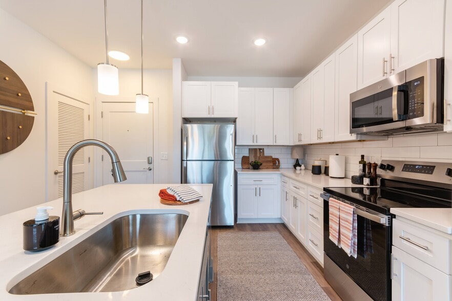 Building Photo - Spring Street Apartments