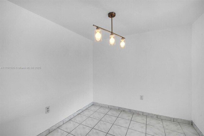 Building Photo - 1364 NW 24th Ave