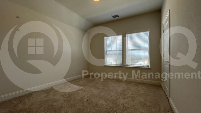 Building Photo - 333 ELK Dr