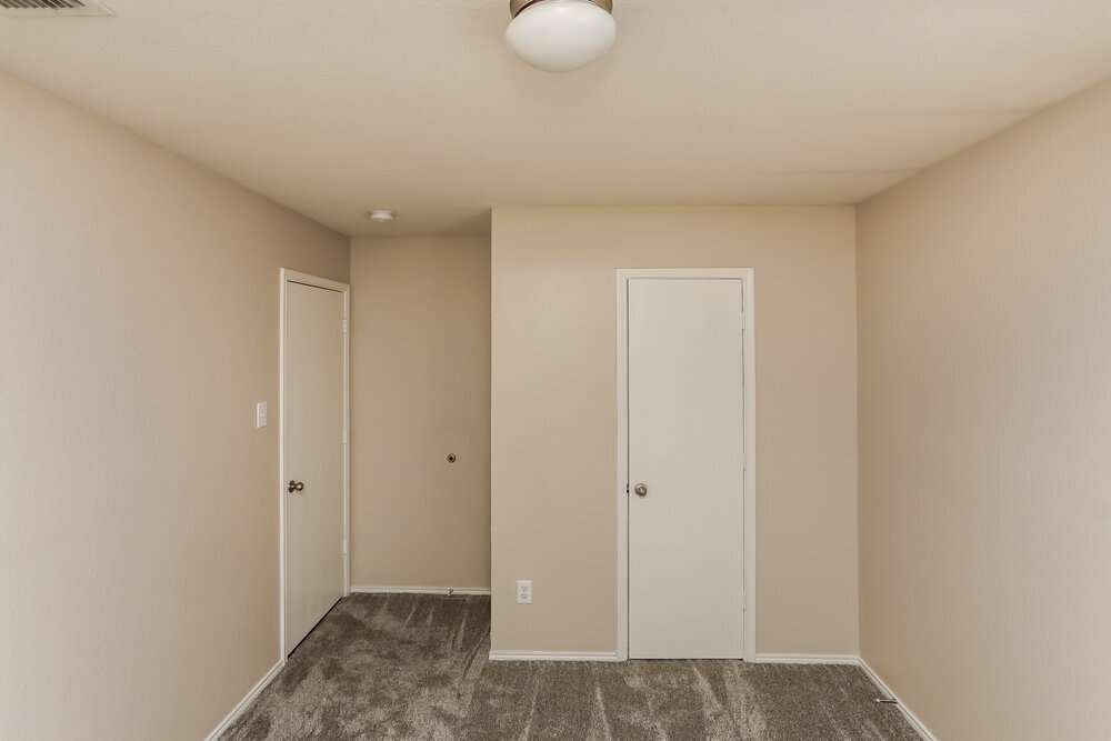 Building Photo - 1316 Hazelnut Dr