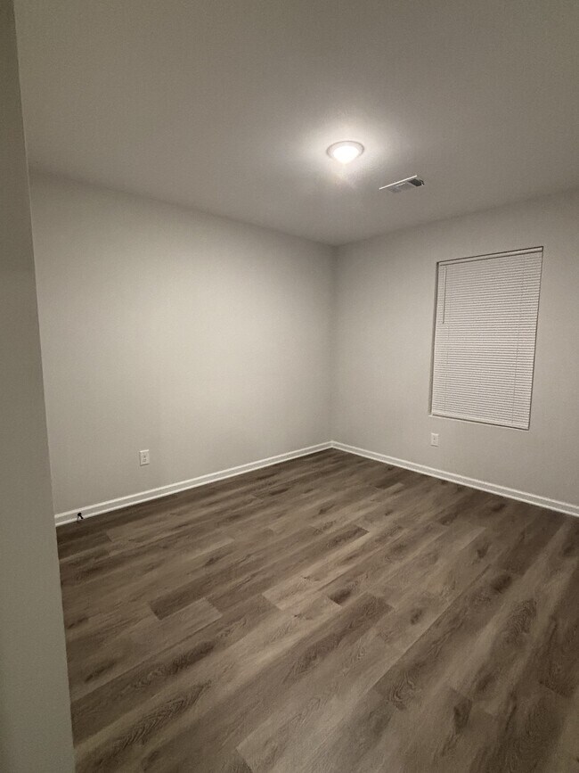 Building Photo - 2585 Callie Rd