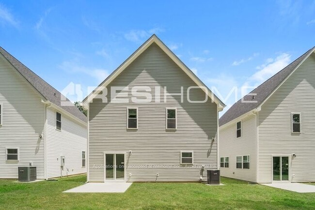 Building Photo - 1315 Log Cabin