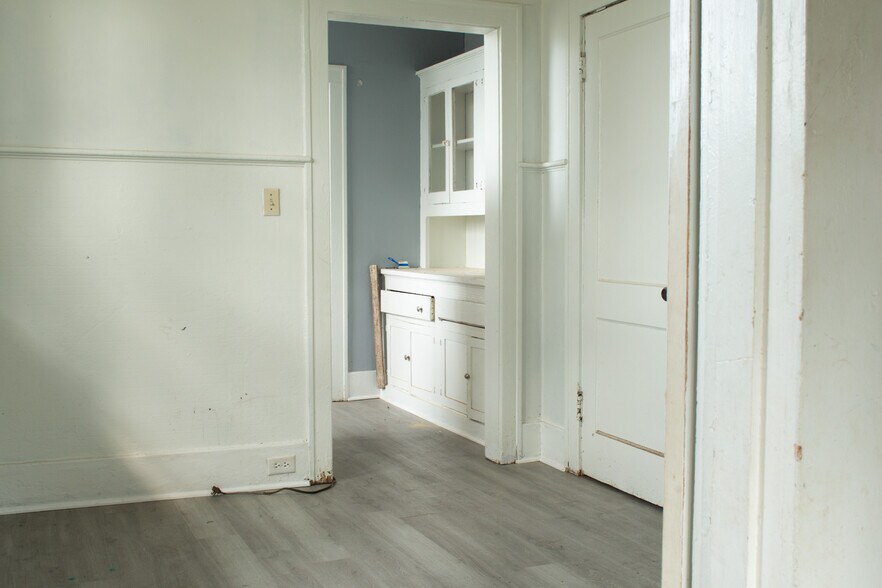 Building Photo - 621 Merrick St