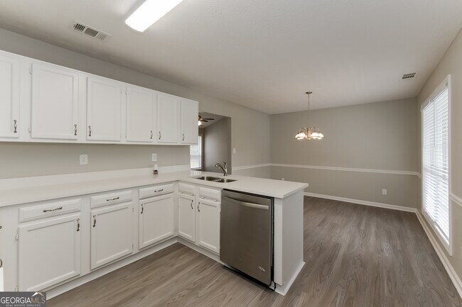Building Photo - 105 Timberwood Dr