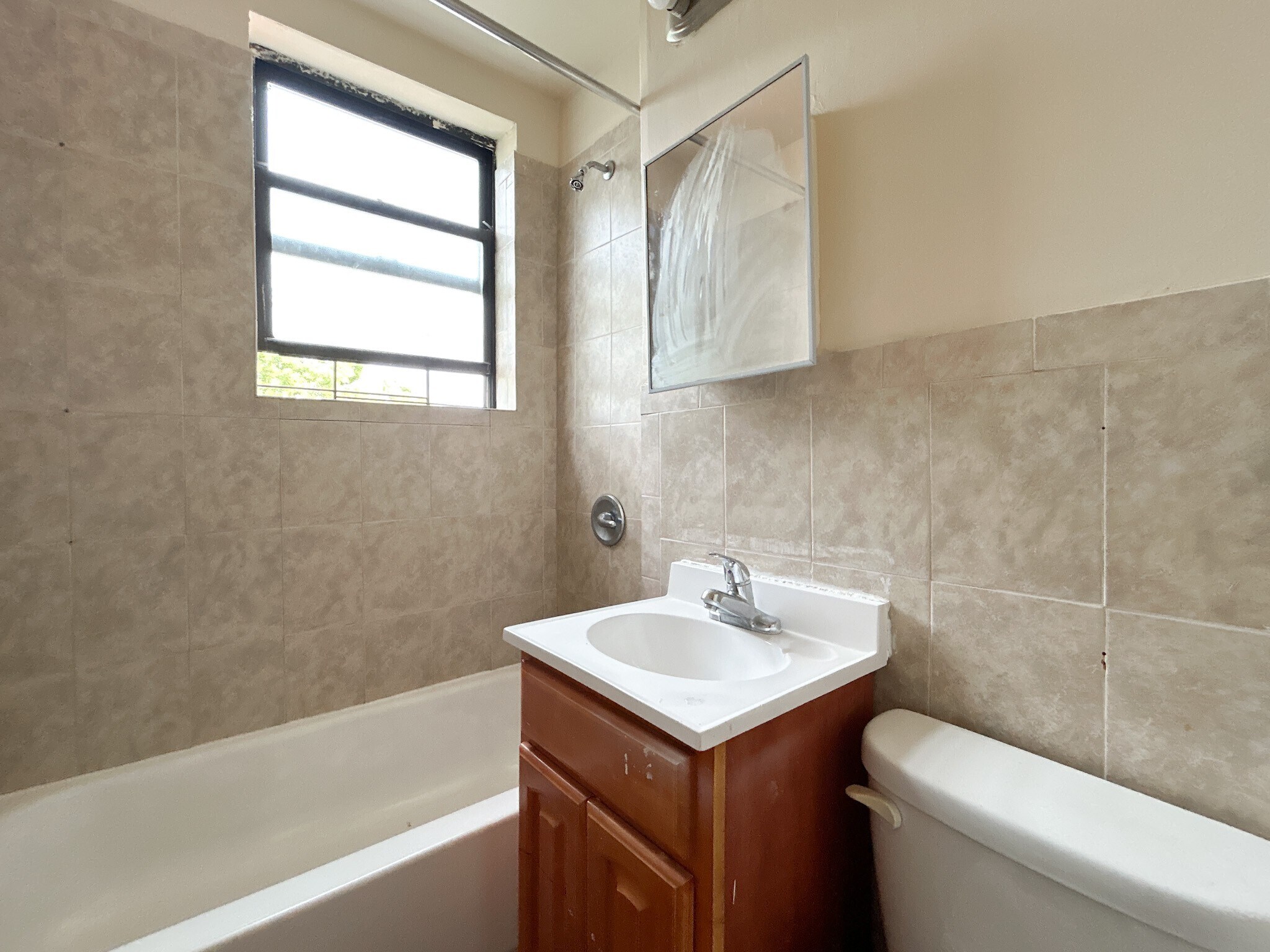 Building Photo - 973 Aldus St