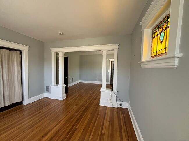 Building Photo - 356-358-358 Midland St