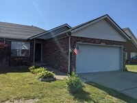 Building Photo - Spacious 2 bed 2 bath duplex in Franklin Indiana!