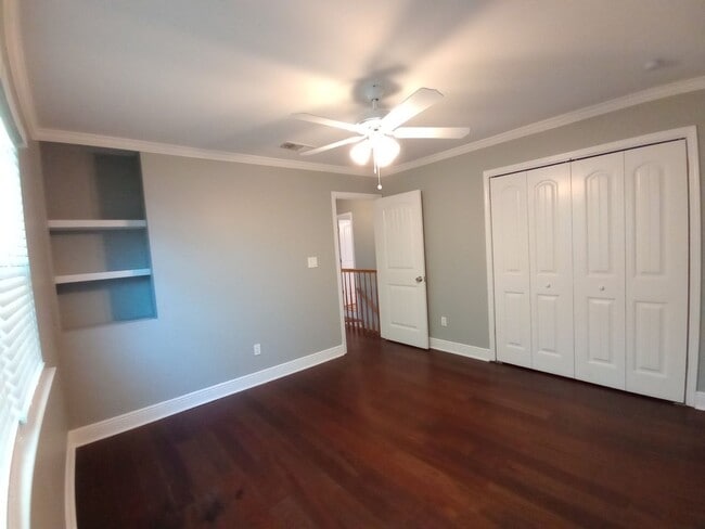 Building Photo - General Ogden