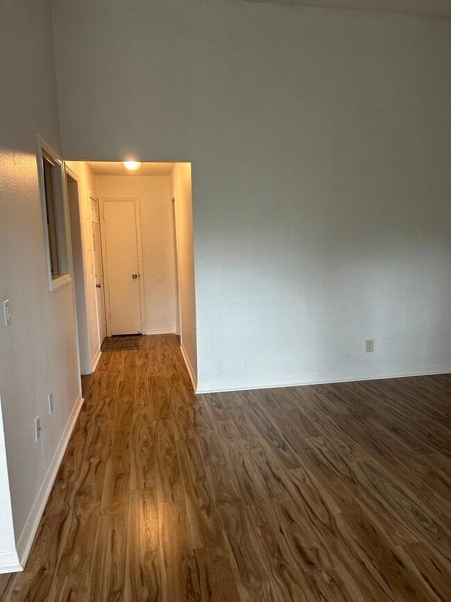 Building Photo - 628 Trinidad Ct