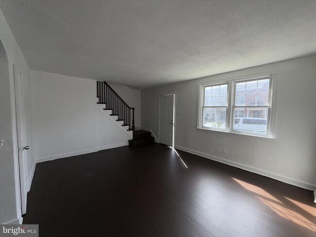 Building Photo - 1709 S 29th St