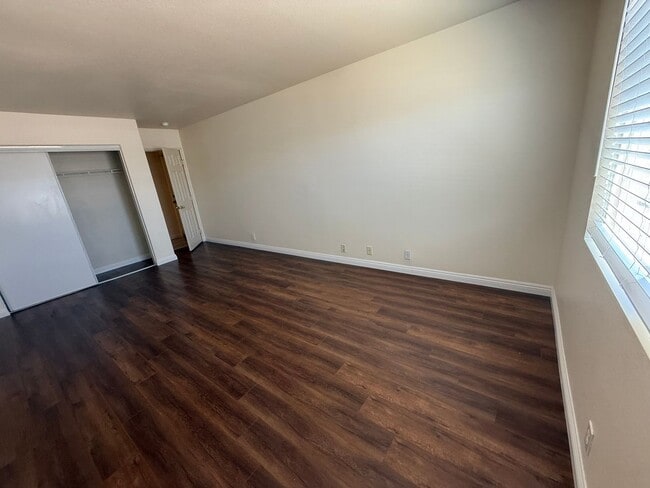 Building Photo - Beautiful Home In Apple Valley Vineyards-4...