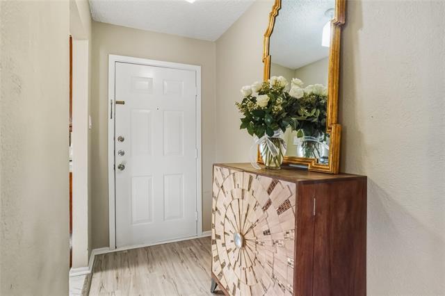 Building Photo - 702 Michol St