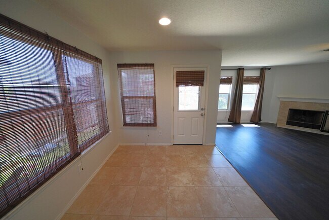 Building Photo - 6307 Myrtle Run