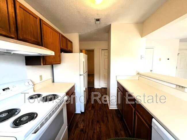 Building Photo - 1055 Ancestry Dr