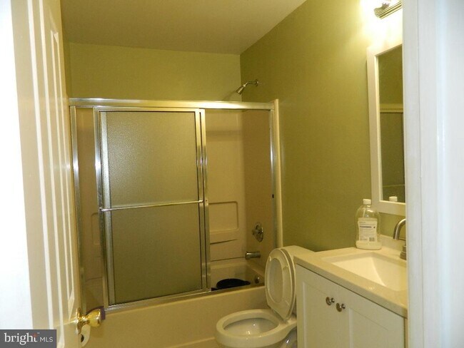 Building Photo - 18520 Cherry Laurel Ln