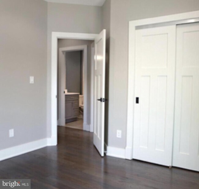 Building Photo - 1701 Trinidad Ave NE