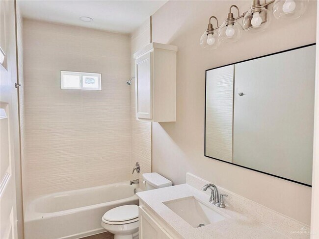 Building Photo - 25 S Alamo Rd