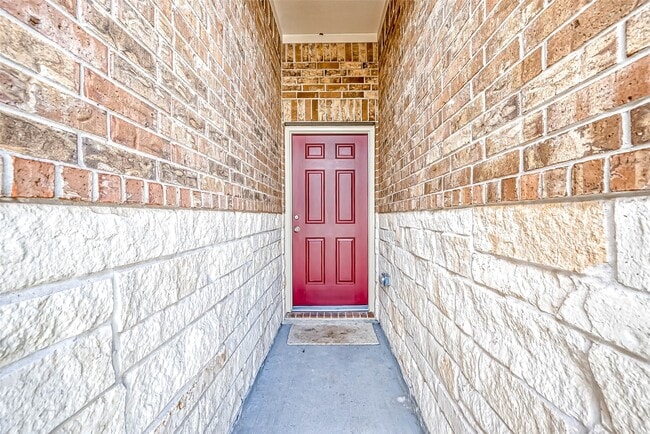 Building Photo - 2611 Westward Hl Dr