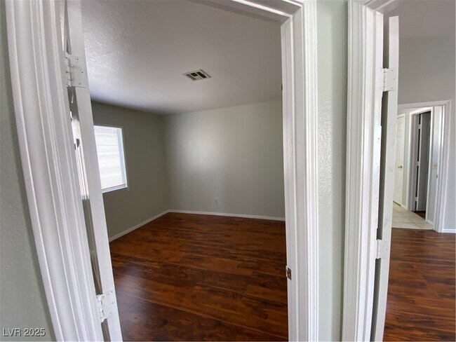 Building Photo - 8009 Festivity Cir