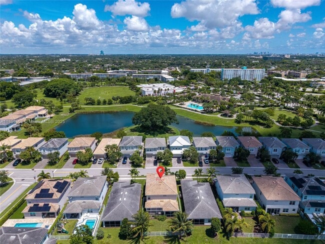 Building Photo - 4658 Greenway Dr
