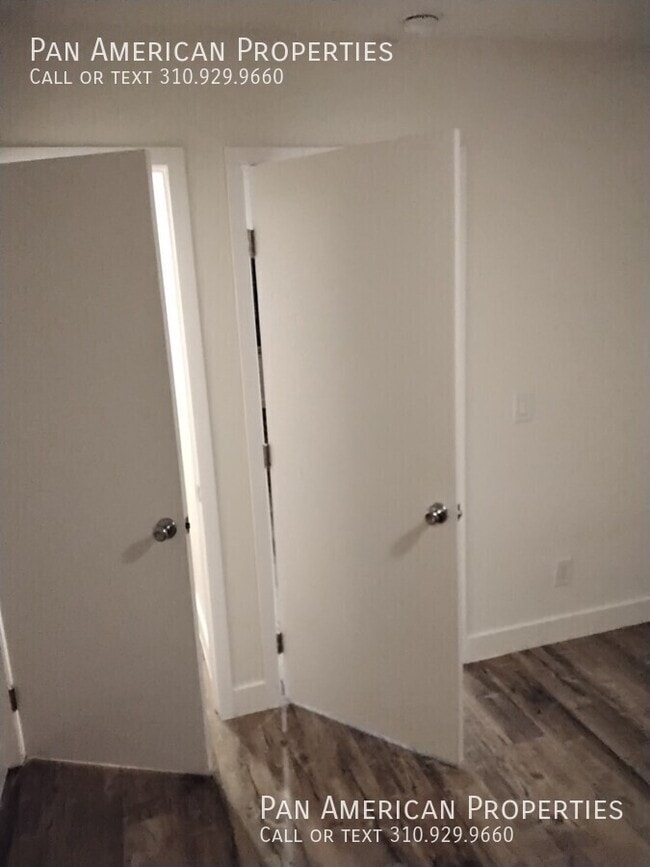 Building Photo - 6621 1/4 Crenshaw Blvd.-