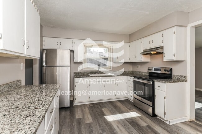 Building Photo - 2195 Mountview Cir