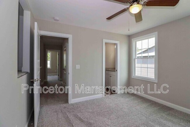 Building Photo - 3967 Newhall Dr NW