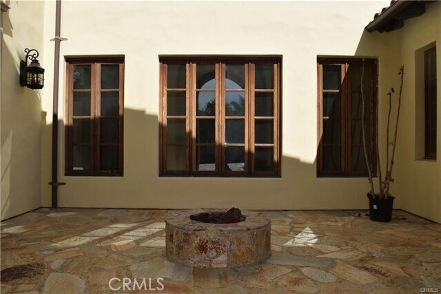 Building Photo - 2 Canyon Peak