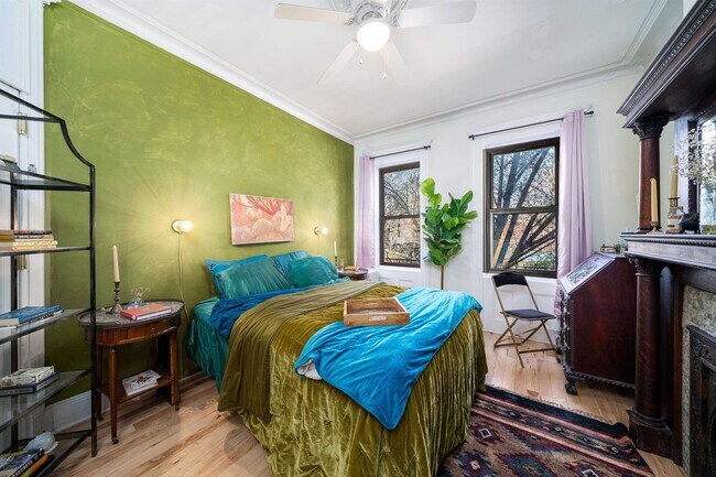 Building Photo - 253 8th St