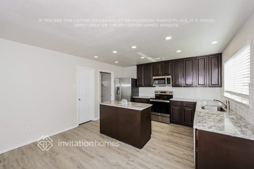 Building Photo - 6104 Shad Dr